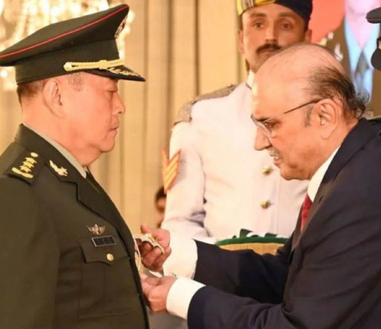 Huân chương Nishan-e-Imtiaz (Quân sự) của Pakistan được trao cho vị tướng hàng đầu của Trung Quốc