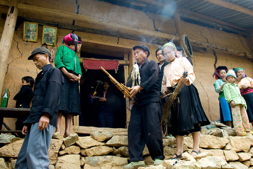 Doc Dao Net Van Hoa Cua Nguoi Hmong Tai Sapa