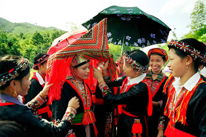 Doc Dao Net Van Hoa Cua Nguoi Hmong Tai Sapa