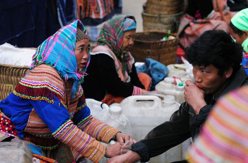 Ruou Ngo Bac Ha Huong Vi Cay Nong Cua Nui Rung Tay Bac