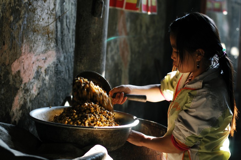 Ruou Ngo Bac Ha Huong Vi Cay Nong Cua Nui Rung Tay Bac