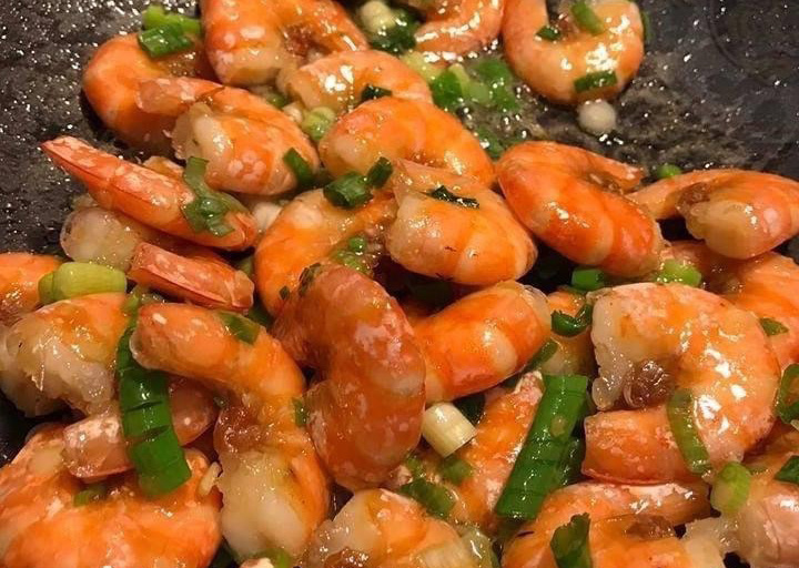 Cách làm tôm rim tiêu đậm đà hấp dẫn