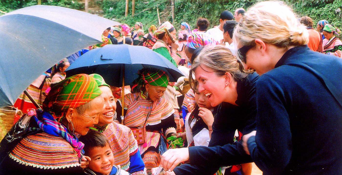 Cho Phien Bac Ha Co Gi Ma Luon Thu Hut Du Khach Du Lich