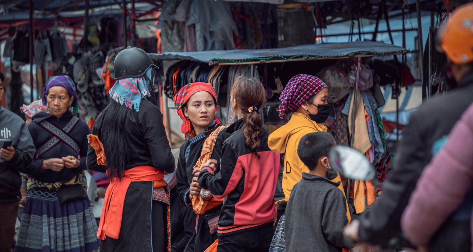 Cho Phien Bac Ha Co Gi Ma Luon Thu Hut Du Khach Du Lich